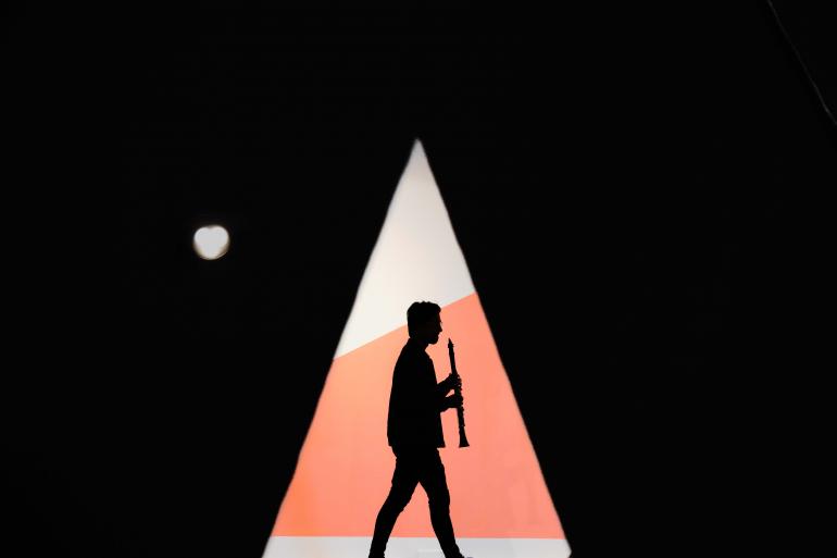 Zufall ist für Klumpe essenziell in der Streetfotografie. Inspiriert wird er von Fotografen wie Saul Leiter und Martin Parr, aber auch von Malern wie Mondrian und Hopper.