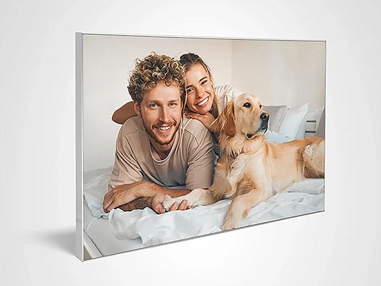 Der FlexiArt Wechselrahmen ist in zahlreichen Größen verfügbar. Von mittelgroßen Kunstwerken in 60 x 40 cm bis großformatigen Hinguckern in 120 x 80 cm ist für jeden Geschmack etwas dabei.