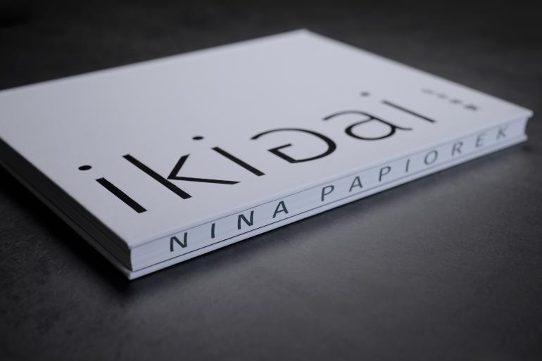 Mit "ikigai" veröffentlicht die deutsche Fotografin Nina Papiorek ihren zweiten Bildband.