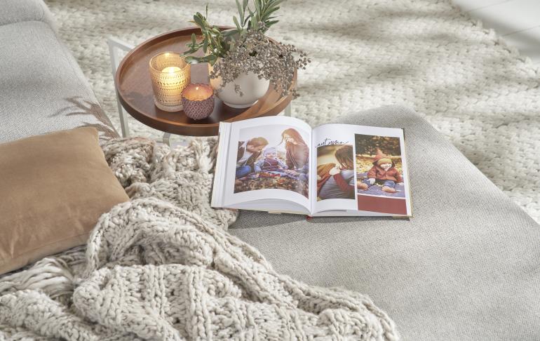 Fotobücher liegen als Geschenkidee zu Weihnachten sehr hoch im Kurs.