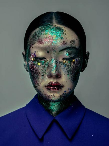 Dieses starke Bild entstand in Zusammenarbeit mit dem Maskenbildner Fei Wang (@firwang).