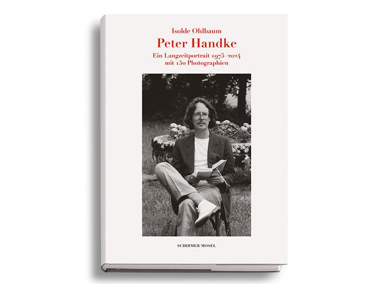 Isolde Ohlbaum porträtiert den Schriftsteller Peter Handke über fast fünf Jahrzehnte – der Bildband versammelt 150 Fotografien aus den Jahren 1975 bis 2024.