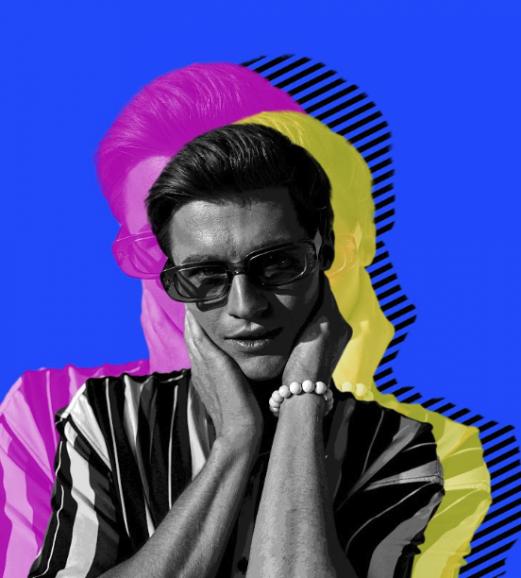 Fertig ist der Pop-Art-Look: Das monochrome Hauptmotiv trifft auf leuchtendes Blau, versetzte Farbflächen in Magenta und Gelb sowie ein kontrastreiches Streifenmuster.