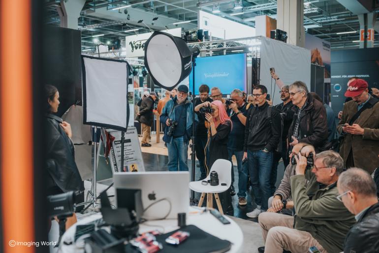 Technik zum Anfassen: Auf der Imaging World können Besucher aktuelle Kameras, Objektive und Zubehör entdecken, ausprobieren und bei Live-Shootings direkt in der Praxis erleben.